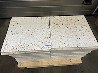 Natuursteen terrazzo tegels 60×60 cm – 35 stuks / ca. 12,60 m² - afbeelding 3 van  4
