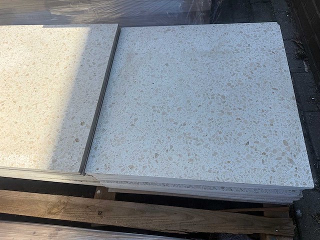 Natuursteen terrazzo tegels b-keuze 60×60 cm – 17 stuks / ca. 6,12 m² - afbeelding 2 van  4