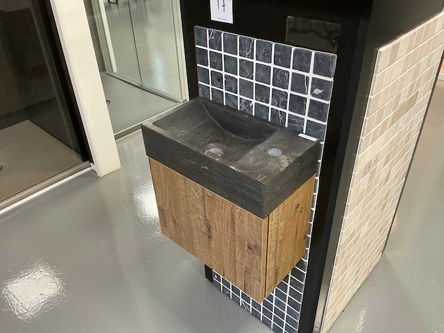 Natuursteen toilet fontein - afbeelding 1 van  5