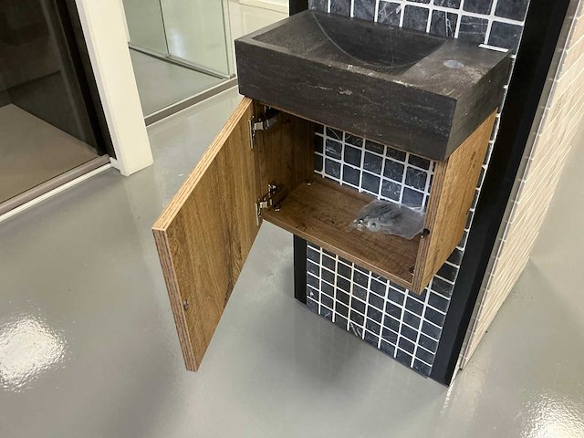 Natuursteen toilet fontein - afbeelding 4 van  5