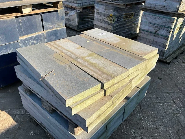 Natuursteen traptreden (36x) - afbeelding 2 van  3