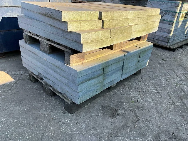 Natuursteen traptreden (36x) - afbeelding 3 van  3