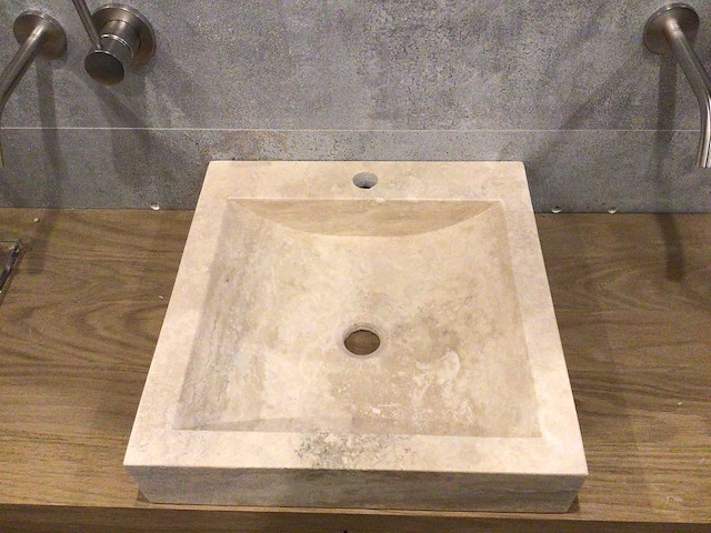 Natuursteen travertin beige wastafel 45x46x10 cm - afbeelding 2 van  4