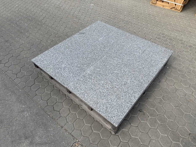 Natuursteen tuintegels (ca. 12,6m2) - afbeelding 1 van  5