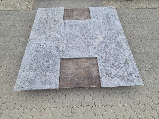 Natuursteen tuintegels (ca. 13,5m2) - afbeelding 1 van  4