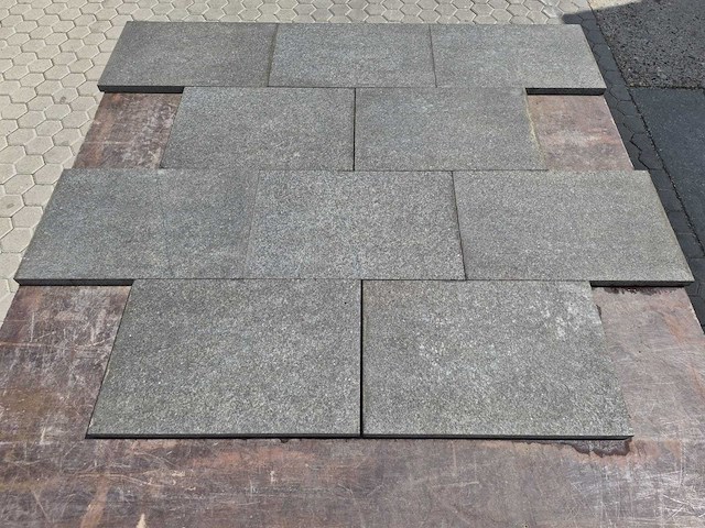 Natuursteen tuintegels (ca. 15,36m2) - afbeelding 4 van  4