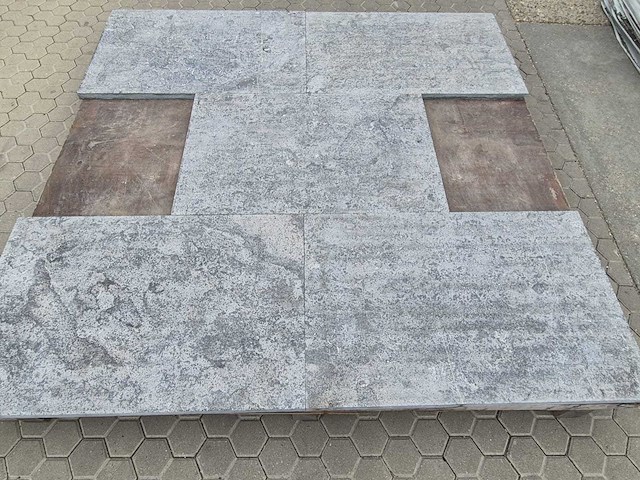 Natuursteen tuintegels (ca. 30m2) - afbeelding 2 van  4