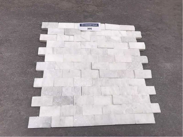 Natuursteen white marmer mozaïek 29x30,5 cm tegel 10 m² - afbeelding 1 van  3