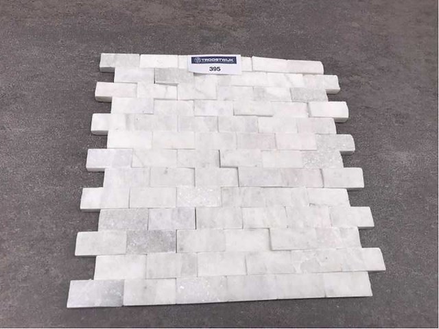 Natuursteen white marmer mozaïek 29x30,5 cm tegel 10 m² - afbeelding 1 van  3