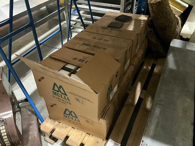 Natuurstenen kolom en glasstenen - afbeelding 3 van  4