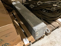 Natuurstenen kolom en glasstenen - afbeelding 4 van  4