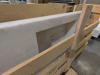 Natuurstenen wastafelblad in transportbok - afbeelding 5 van  6
