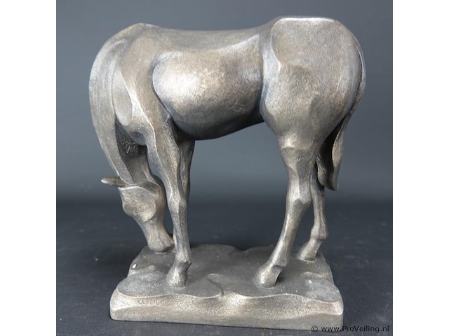 Natvralis magistra gestileerd beeld van een paard - afbeelding 2 van  5