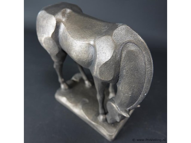 Natvralis magistra gestileerd beeld van een paard - afbeelding 4 van  5