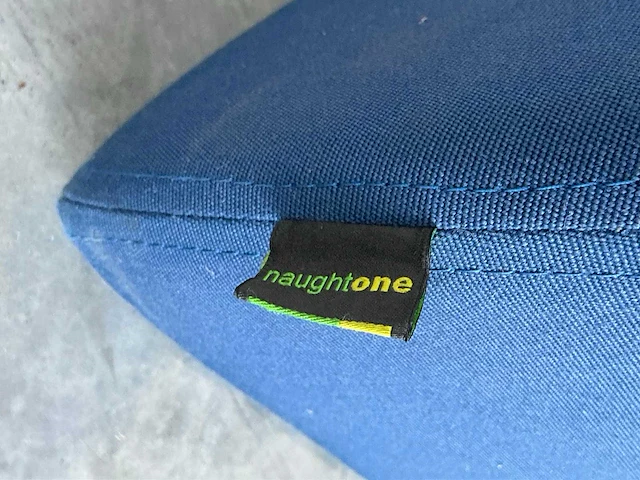Naughtone pinch poef - afbeelding 3 van  3