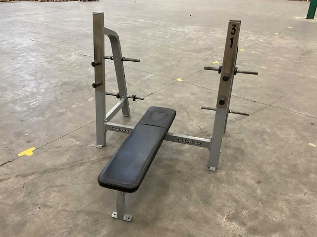 Nautilus bench press - afbeelding 1 van  4