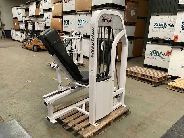 Nautilus nitro prone leg press - afbeelding 1 van  1