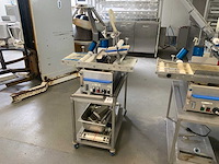 Nbs junior twist donuts decoreermachine met toebehoren - afbeelding 2 van  8