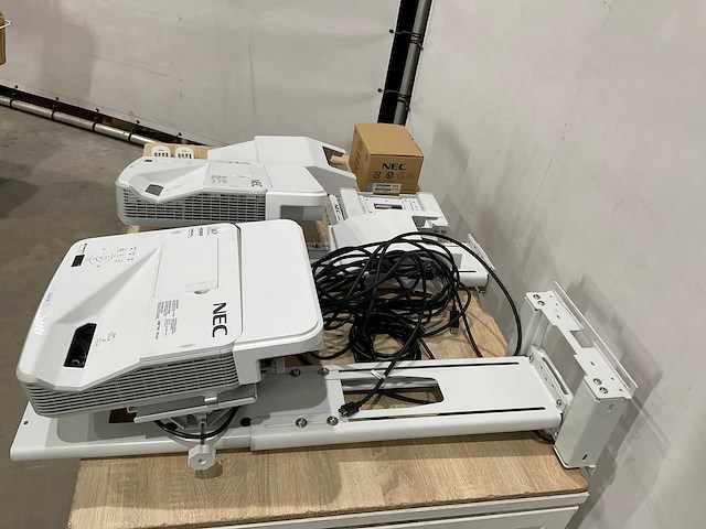 Nec - u321h - projector (2x) - afbeelding 4 van  9