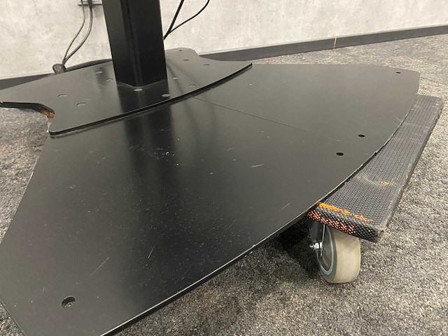 Nec m651 - 65" 4k uhd monitor met statief - afbeelding 18 van  19