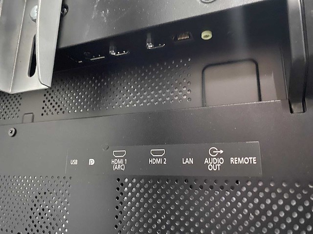 Nec m651 - 65" 4k uhd monitor met verrijdbaar statief - afbeelding 3 van  12