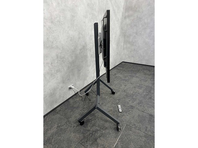 Nec m651 - 65" 4k uhd monitor met verrijdbaar statief - afbeelding 10 van  12