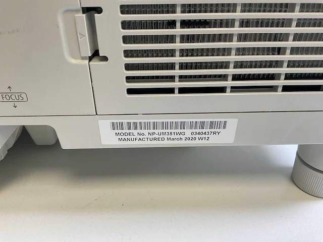 Nec (np-um351w) 3.500 lumen wxga projector (574 lamp hours) - afbeelding 6 van  6