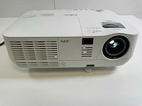 Nec (np-v260) 2.600 lumen svga projector (818 lamp hours)
