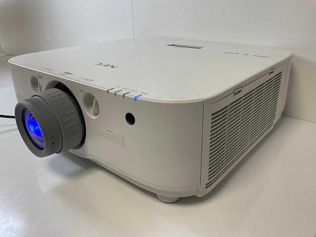 Nec (pa522u) 5200 lumens wuxga projector (1462 hrs - lamp hours) - afbeelding 3 van  8