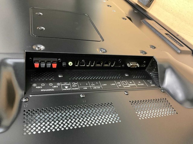 Nec (v754q) 75”, 3840x2160 (uhd) lcd monitor - afbeelding 6 van  7