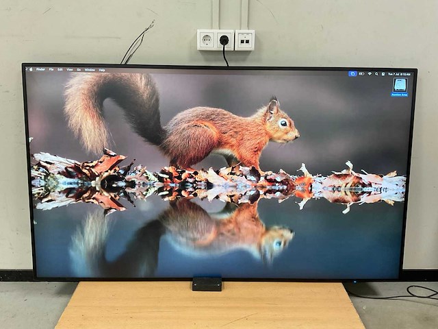 Nec (v754q) 75”, 3840x2160 (uhd) led monitor - afbeelding 1 van  4
