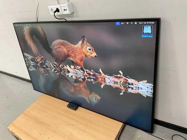 Nec (v754q) 75”, 3840x2160 (uhd) led monitor - afbeelding 3 van  4