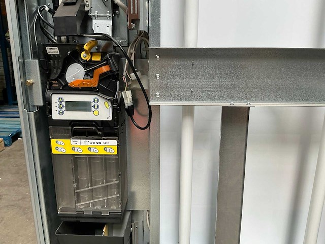 Necta diesis 500 frisdrank verkoopautomaat - afbeelding 6 van  8