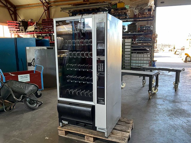 Necta samba vending machine - afbeelding 1 van  8