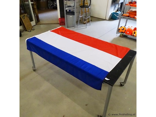 Nederlandse vlag - afbeelding 1 van  3
