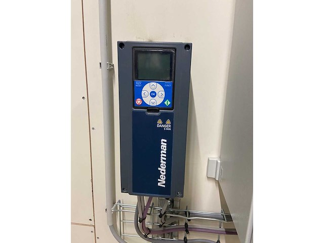 Nederman industriële afzuig- en filtersysteeminstallatie (flexpak dx + mcp-4 cartridgefilter + insight control panel) - afbeelding 18 van  19