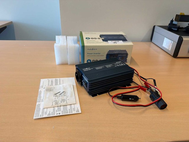 Nedis pips15012 pure sine wave power inverter - afbeelding 1 van  6