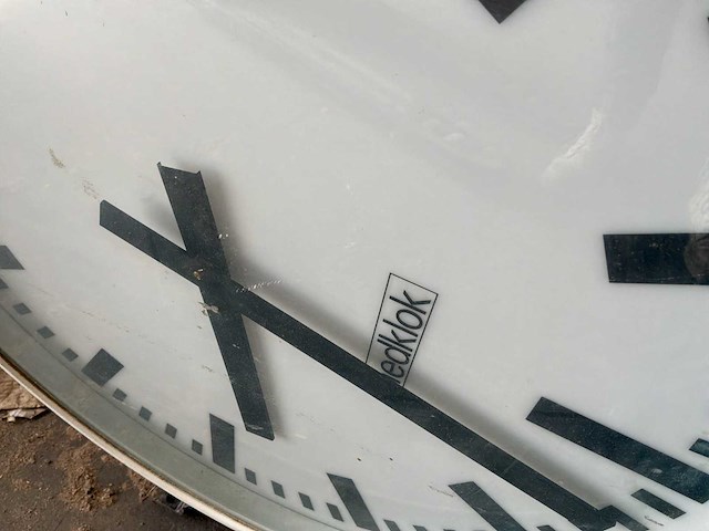 Nedklok stationsklok - afbeelding 2 van  2