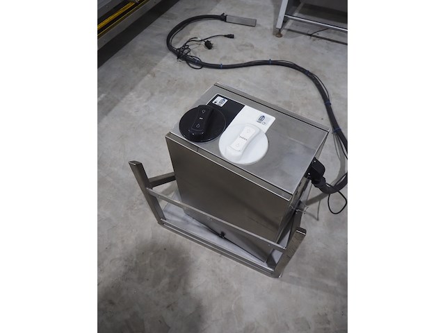 Needham - afbeelding 6 van  11