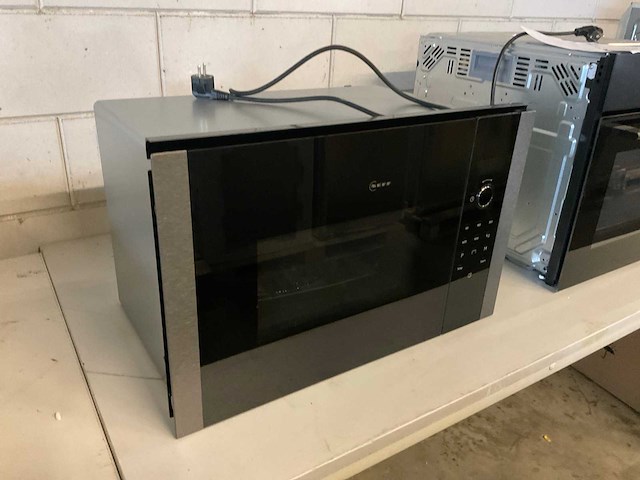 Neff hlag53.0 inbouw magnetron - afbeelding 1 van  4