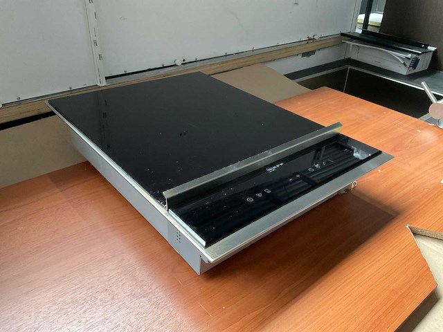 Neff n74td00n0/01 teppanyaki domino - afbeelding 3 van  5