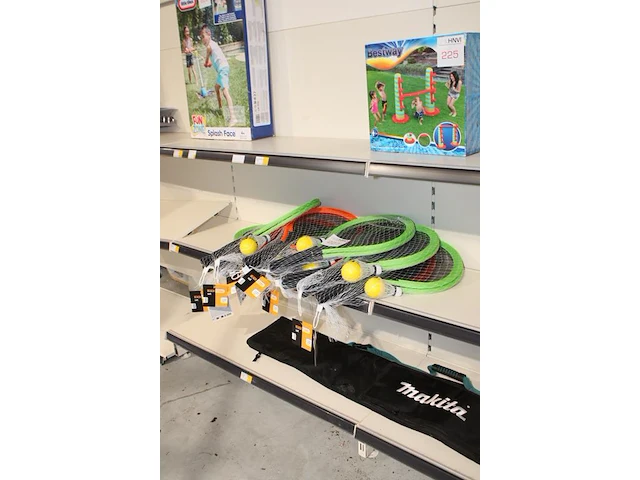 Negen beachtennis sets - afbeelding 2 van  2