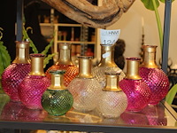 Negen decoratieve vaasjes in diverse maten. - afbeelding 1 van  2