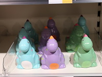 Negen dino spaarpotten hoogte 11 cm. - afbeelding 1 van  2
