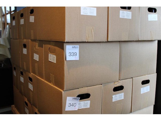 Negen dozen neipa 't krut tht 08-2026. totaal 216 flesjes. - afbeelding 1 van  3