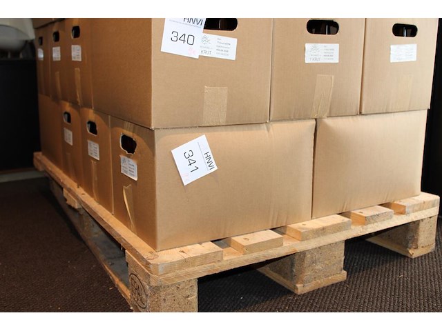 Negen dozen neipa 't krut tht 08-2026. totaal 216 flesjes. - afbeelding 1 van  3