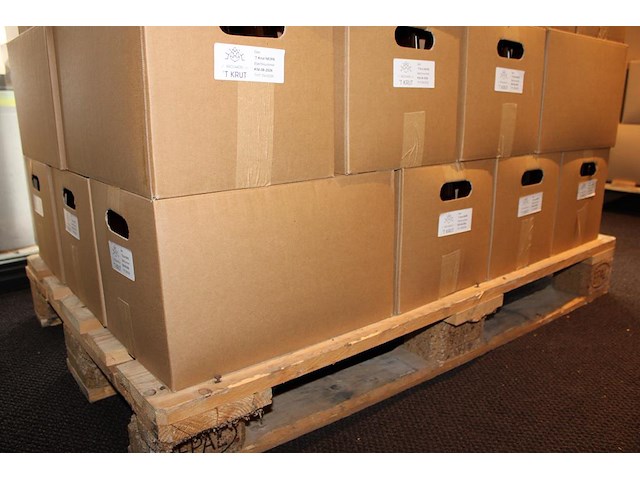 Negen dozen neipa 't krut tht 08-2026. totaal 216 flesjes. - afbeelding 3 van  3