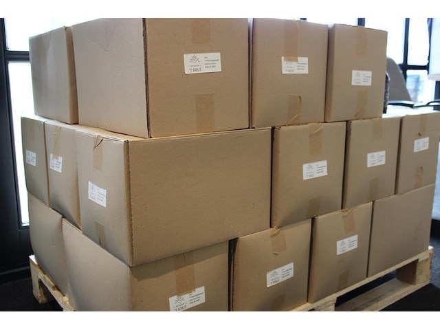 Negen dozen quadrupel 't krut tht 07-2027. totaal 216 flesjes. - afbeelding 3 van  3