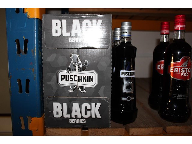 Negen flessen puschkin blackberries. - afbeelding 1 van  2