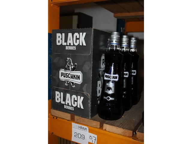 Negen flessen puschkin blackberries. - afbeelding 2 van  2